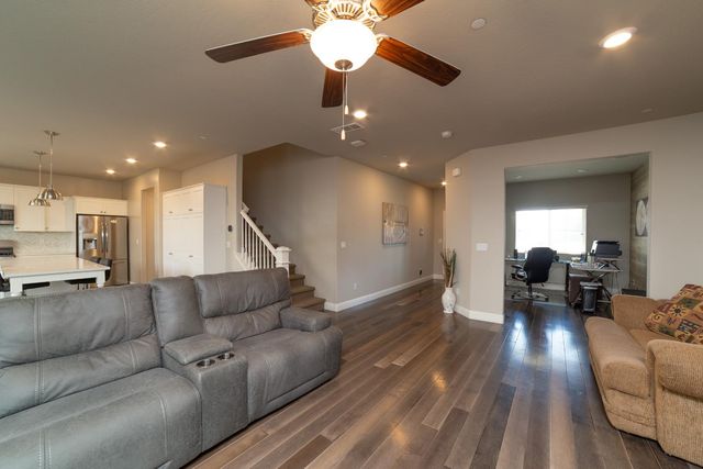 6026 E Fedora Avenue, Fresno, CA 93727