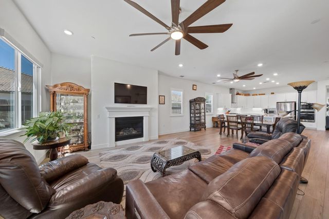 4721 Trumpet Lily Way, Roseville, CA 95747