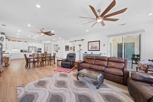 4721 Trumpet Lily Way, Roseville, CA 95747