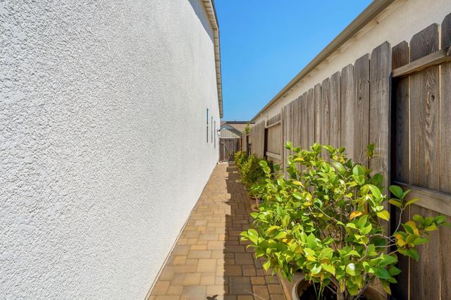 4721 Trumpet Lily Way, Roseville, CA 95747