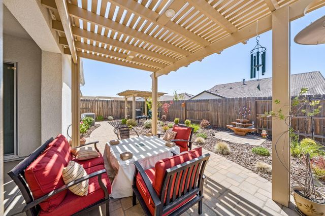4721 Trumpet Lily Way, Roseville, CA 95747