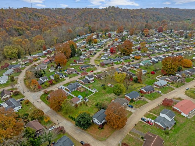 201 Nedra Drive, Barboursville, WV 25504