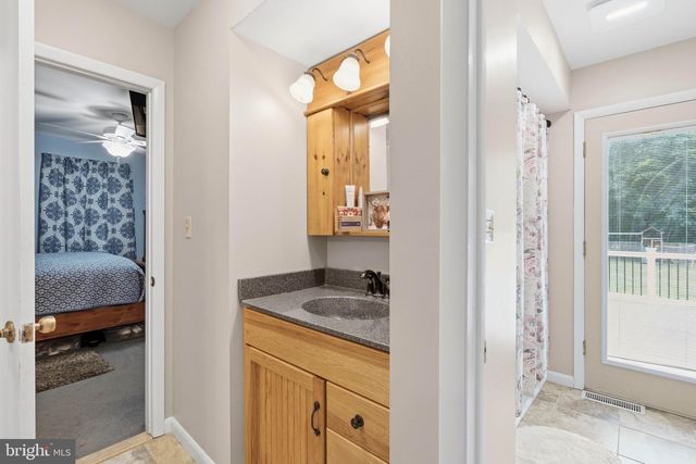 703 E BUTLER AVE, Vineland, NJ 08361