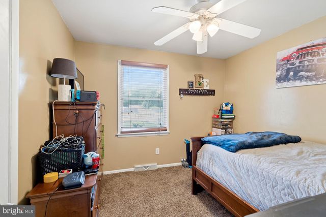 703 E BUTLER AVE, Vineland, NJ 08361