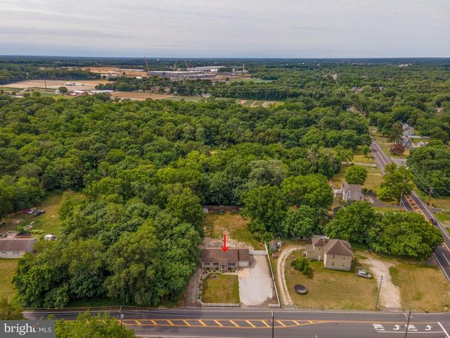 703 E BUTLER AVE, Vineland, NJ 08361