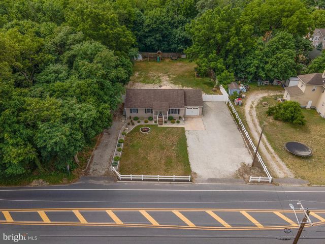 703 E BUTLER AVE, Vineland, NJ 08361