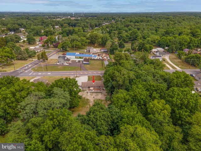 703 E BUTLER AVE, Vineland, NJ 08361