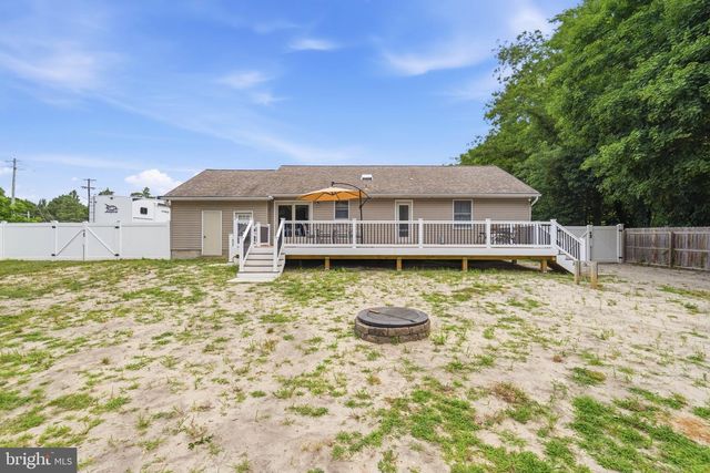 703 E BUTLER AVE, Vineland, NJ 08361