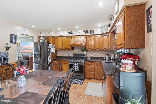 703 E BUTLER AVE, Vineland, NJ 08361