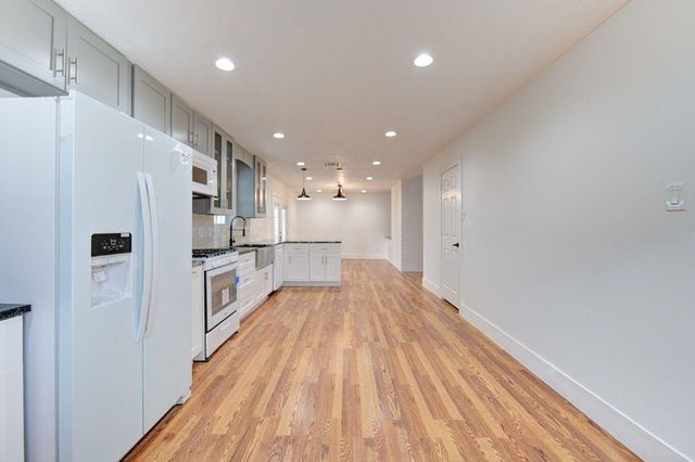 19403 Lake Hollow Lane, Houston, TX 77084