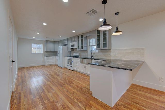 19403 Lake Hollow Lane, Houston, TX 77084