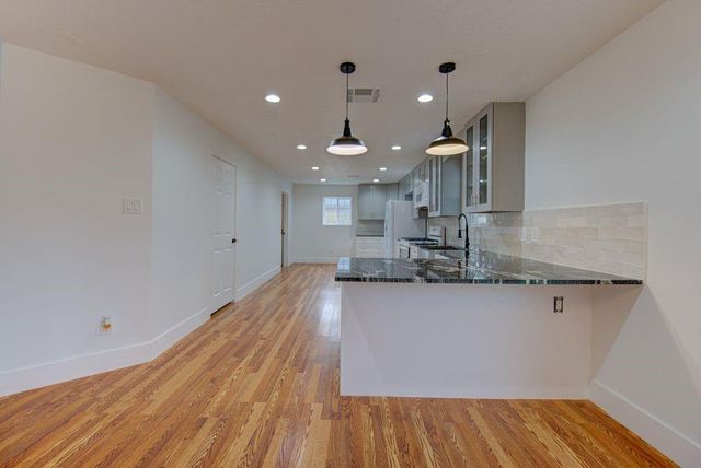 19403 Lake Hollow Lane, Houston, TX 77084