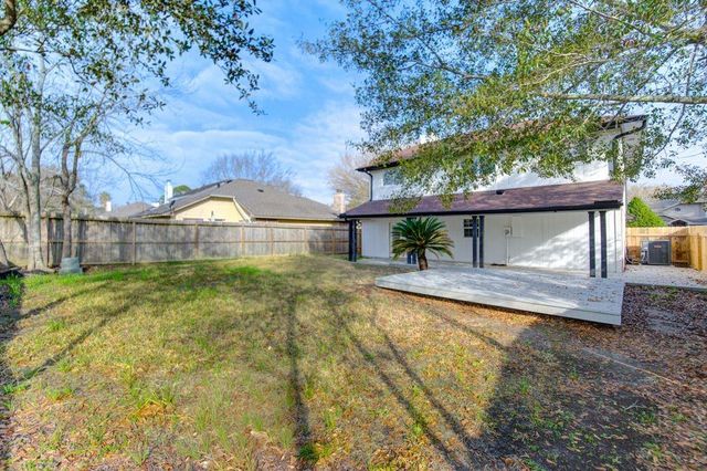 19403 Lake Hollow Lane, Houston, TX 77084