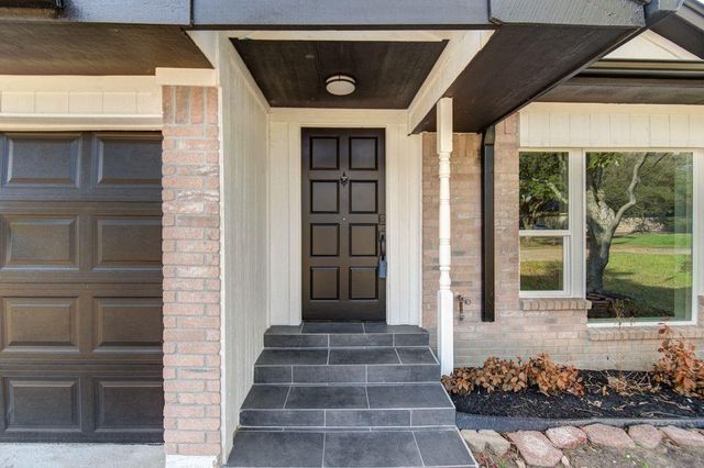 19403 Lake Hollow Lane, Houston, TX 77084