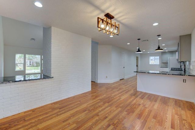 19403 Lake Hollow Lane, Houston, TX 77084