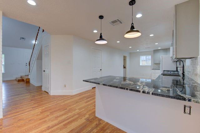 19403 Lake Hollow Lane, Houston, TX 77084