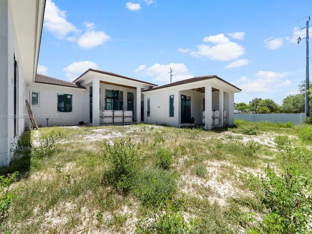 8275 SW 93rd St, Miami, FL 33156