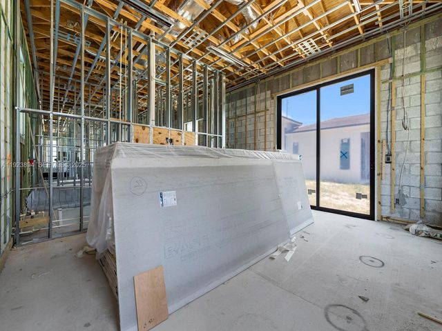 8275 SW 93rd St, Miami, FL 33156