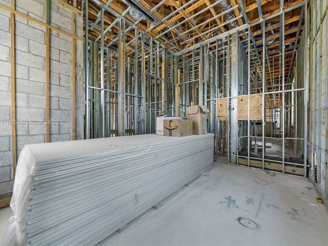 8275 SW 93rd St, Miami, FL 33156