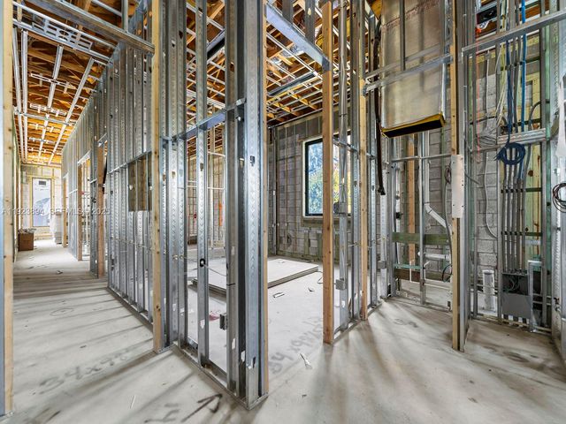 8275 SW 93rd St, Miami, FL 33156