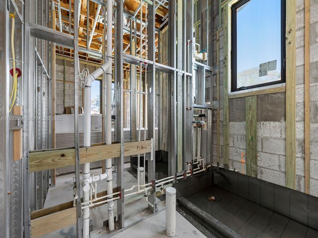 8275 SW 93rd St, Miami, FL 33156