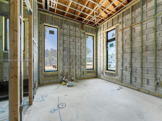 8275 SW 93rd St, Miami, FL 33156