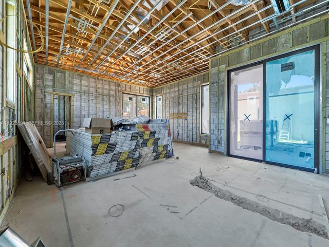 8275 SW 93rd St, Miami, FL 33156