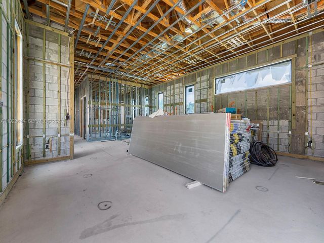 8275 SW 93rd St, Miami, FL 33156