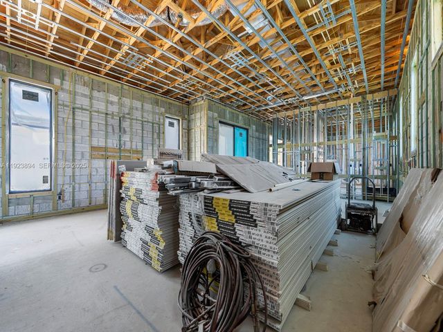 8275 SW 93rd St, Miami, FL 33156