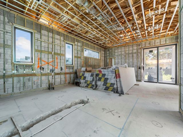 8275 SW 93rd St, Miami, FL 33156