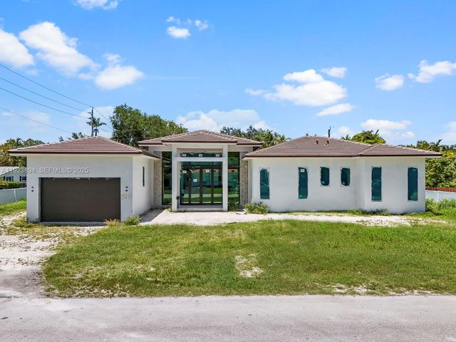 8275 SW 93rd St, Miami, FL 33156