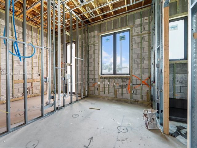 8275 SW 93rd St, Miami, FL 33156