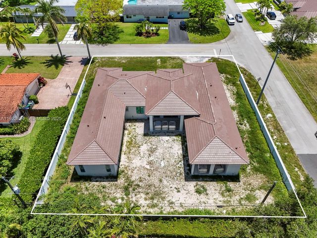 8275 SW 93rd St, Miami, FL 33156