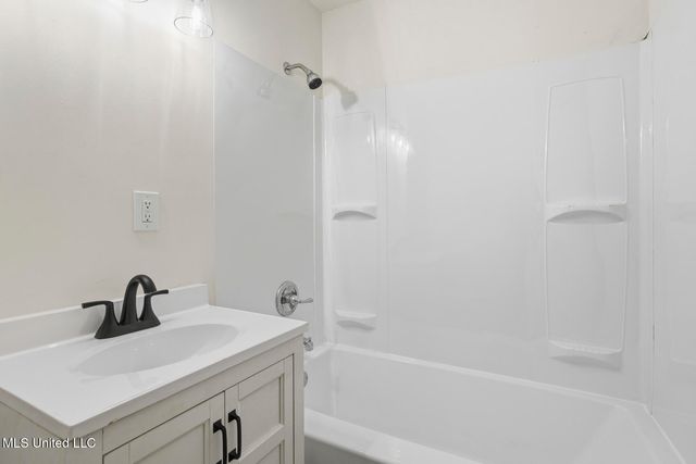 215 Windsor Drive, Jackson, MS 39209