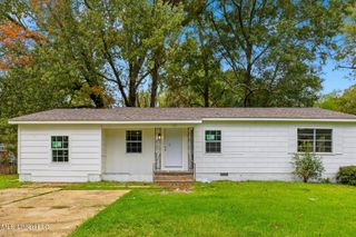 215 Windsor Drive, Jackson, MS 39209