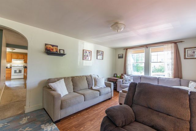 83 Tamworth Road, Tamworth, NH 03886
