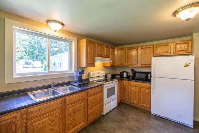83 Tamworth Road, Tamworth, NH 03886