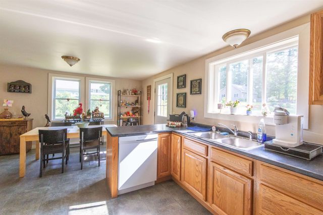 83 Tamworth Road, Tamworth, NH 03886