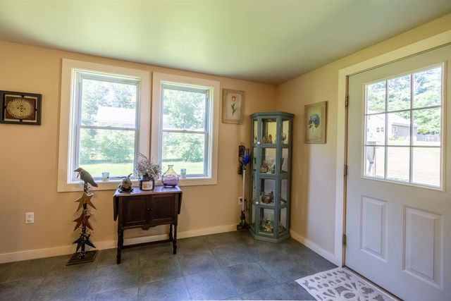 83 Tamworth Road, Tamworth, NH 03886