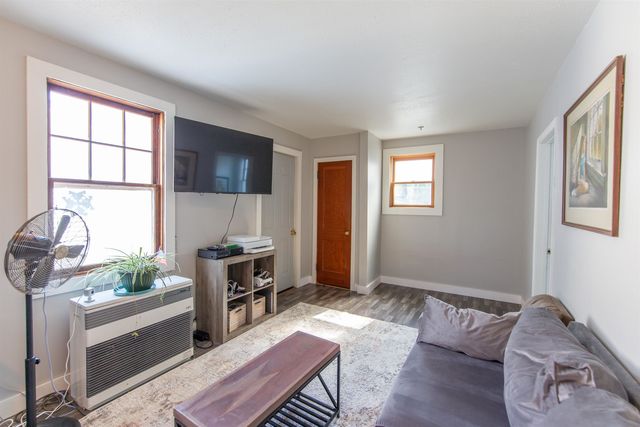 83 Tamworth Road, Tamworth, NH 03886