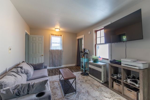 83 Tamworth Road, Tamworth, NH 03886