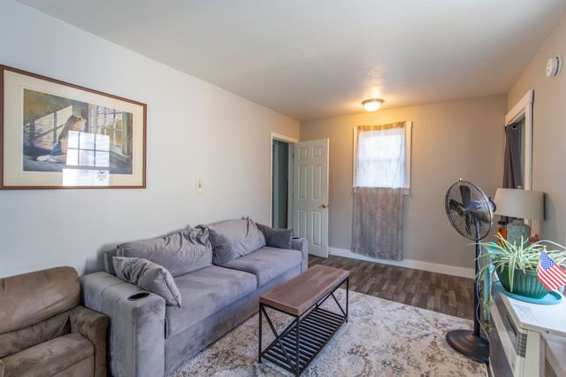 83 Tamworth Road, Tamworth, NH 03886