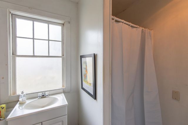 83 Tamworth Road, Tamworth, NH 03886