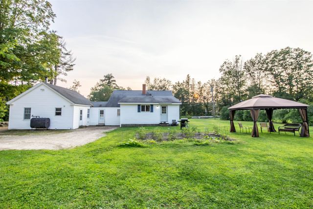 83 Tamworth Road, Tamworth, NH 03886