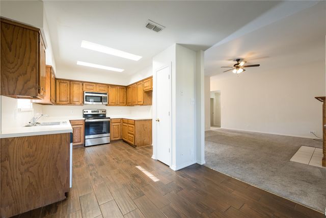 313 Pear Tree Place, Denton, TX 76207