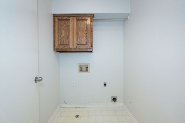 313 Pear Tree Place, Denton, TX 76207