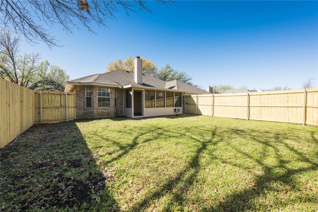 313 Pear Tree Place, Denton, TX 76207