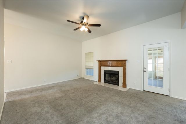 313 Pear Tree Place, Denton, TX 76207