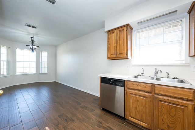 313 Pear Tree Place, Denton, TX 76207