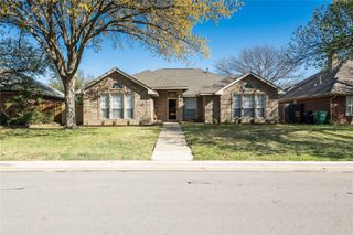 313 Pear Tree Place, Denton, TX 76207
